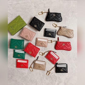 Новинка GUCCI ~ Карточный чехол GG Marmont стеганым узором виде ч