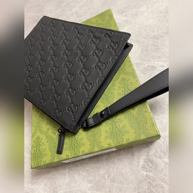 Новая серия мужских сумок Gucci из черного каучука с блестящим эф