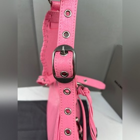 Обновленная версия в розовом цвете. balenciaga Le Cagole полумеся