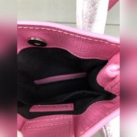 Парижский розовый, новый член семейства сумок Balenciaga из кожи 