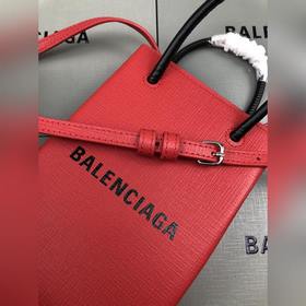 Новый член семейства кожаных сумок Balenciaga из Парижа — сумка д