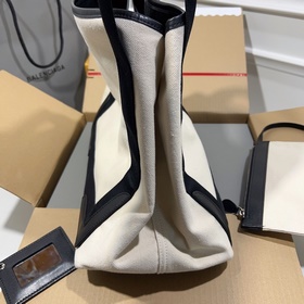 【Balenciaga】 Новая модель с одной строкой букв BALENCIAGA 17 весн