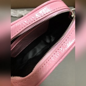 Новая модель Le Cagole Heart от парижского бренда BALENCIAGA знач