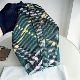 Мягкая сумка с жестким каркасом, изготовленная в Италии из трикот