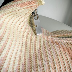 Новая сумка-ланчбокс Burberry Размеры： 21,5 x 10,5 x 23 см Мягкая