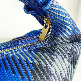 Новая сумка-ланчбокс Burberry Размеры： 21,5 x 10,5 x 23 см Мягкая
