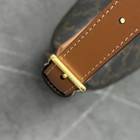 Новинка от CELINE, модель HELOISE HOBO, подмышечная сумка, обязат