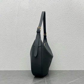 Подлинный продукт Новинка от CELINE – новая сумка HELOISE HOBO п