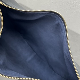 Подлинный продукт Новинка от CELINE – новая сумка HELOISE HOBO п
