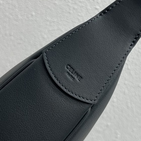 Подлинный продукт Новинка от CELINE – новая сумка HELOISE HOBO п
