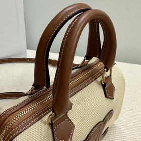 Подлинный продукт Новинка CELINE Маленькая сумка из кожи с логот