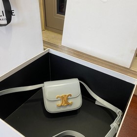 Подлинный CELINE2025 Новинка mini (сумка для наушников) В этом го
