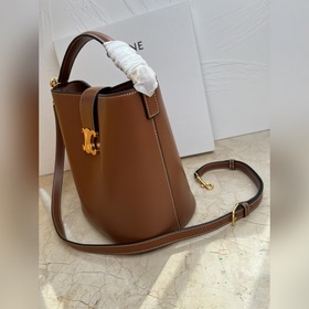 Подлинный товар Сумка CELINE LOUISE среднего размера из гладкой 