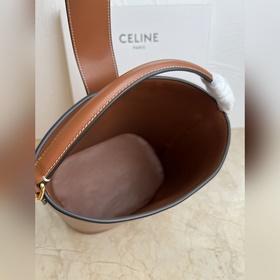 Подлинный товар Сумка CELINE LOUISE среднего размера из гладкой 