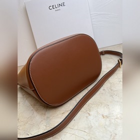Подлинный товар Сумка CELINE LOUISE среднего размера из гладкой 
