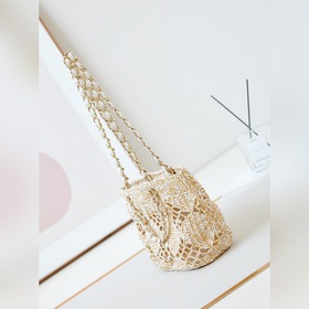 CHANEL COCO BEACH BAG Ажурный дизайн и плетение из рафии Размеры：