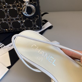 【Chanel】 Новая серия туфель с открытым пяткой от Chanel!  Кажда