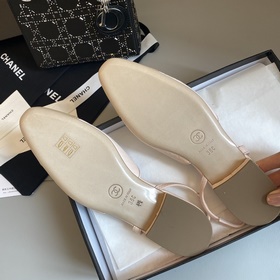 【Chanel】 Новая серия туфель с открытым пяткой от Chanel!  Кажда
