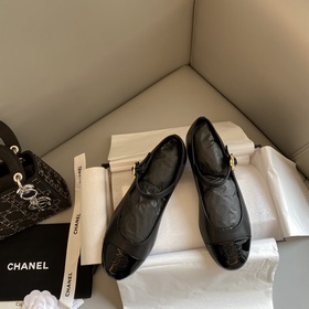 【Chanel】 Новинка от Chanel – туфли Mary Jane с цветочным узором!