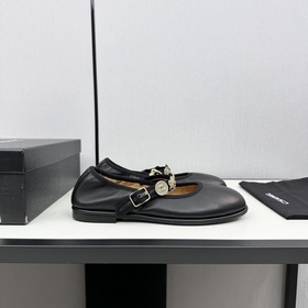 Официальный сайт Chanel синхронизирован с последней версией CHANE