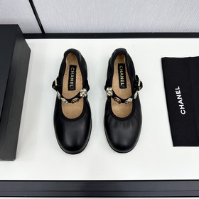Официальный сайт Chanel синхронизирован с последней версией CHANE