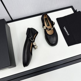 Официальный сайт Chanel синхронизирован с последней версией CHANE