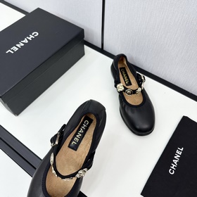Официальный сайт Chanel синхронизирован с последней версией CHANE