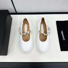 Официальный сайт Chanel синхронизирован с последней версией CHANE