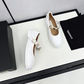 Официальный сайт Chanel синхронизирован с последней версией CHANE