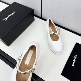 Официальный сайт Chanel синхронизирован с последней версией CHANE