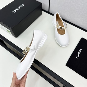Официальный сайт Chanel синхронизирован с последней версией CHANE
