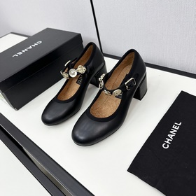 Официальный сайт Chanel синхронизирован с последней версией CHANE