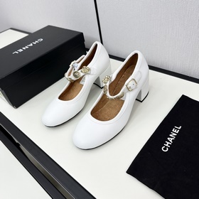 Официальный сайт Chanel синхронизирован с последней версией CHANE