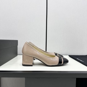 Официальный сайт Chanel синхронизирован с последней версией CHANE