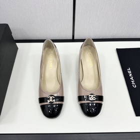 Официальный сайт Chanel синхронизирован с последней версией CHANE