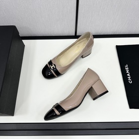 Официальный сайт Chanel синхронизирован с последней версией CHANE