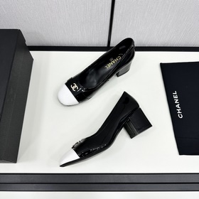 Официальный сайт Chanel синхронизирован с последней версией CHANE