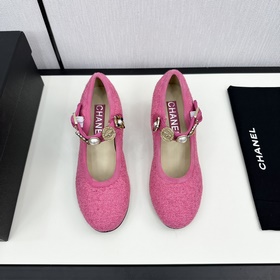 Официальный сайт Chanel синхронизирован с последней версией CHANE