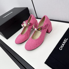 Официальный сайт Chanel синхронизирован с последней версией CHANE
