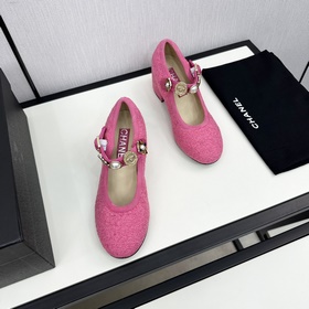 Официальный сайт Chanel синхронизирован с последней версией CHANE