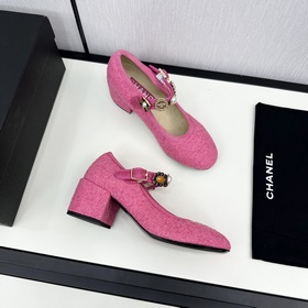 Официальный сайт Chanel синхронизирован с последней версией CHANE