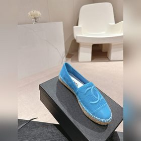 CHANEL маленькие туфли-тапочки с подошвой из пеньковой веревки. В