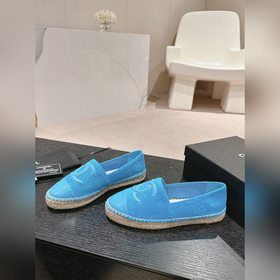 CHANEL маленькие туфли-тапочки с подошвой из пеньковой веревки. В