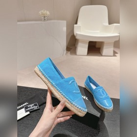 CHANEL маленькие туфли-тапочки с подошвой из пеньковой веревки. В