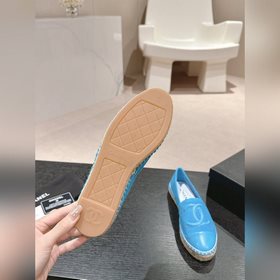 CHANEL маленькие туфли-тапочки с подошвой из пеньковой веревки. В