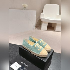 CHANEL маленькие туфли-тапочки с подошвой из пеньковой веревки. В