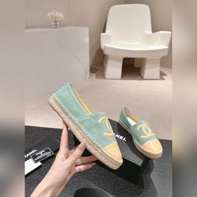 CHANEL маленькие туфли-тапочки с подошвой из пеньковой веревки. В