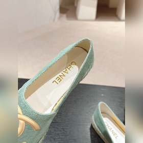 CHANEL маленькие туфли-тапочки с подошвой из пеньковой веревки. В