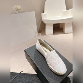CHANEL маленькие туфли-тапочки с подошвой из пеньковой веревки. В