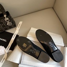 【Chanel】 Новые туфли Chanel Mary Jane с цветочным узором! Гаранти